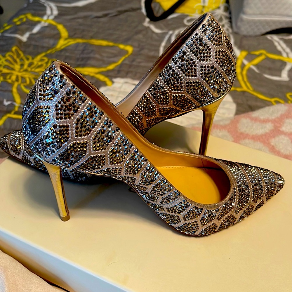 Soft gold shimmer shoes size 6